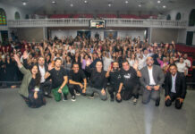 Novo Som emociona Mesquita em noite de fé e gratidão com lançamento do livro “Caminhando Juntos”, do Pr. Alessandro Monteiro